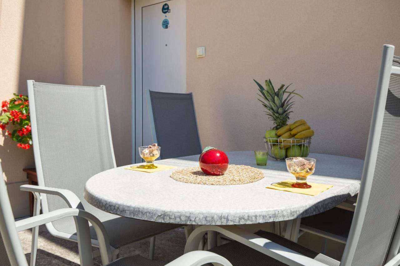Apartmani Xenia & Desiderio Buzet Exterior photo